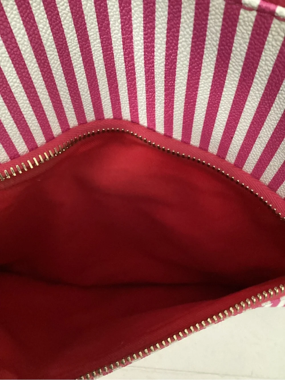 Dooney & Bourke stylish pink